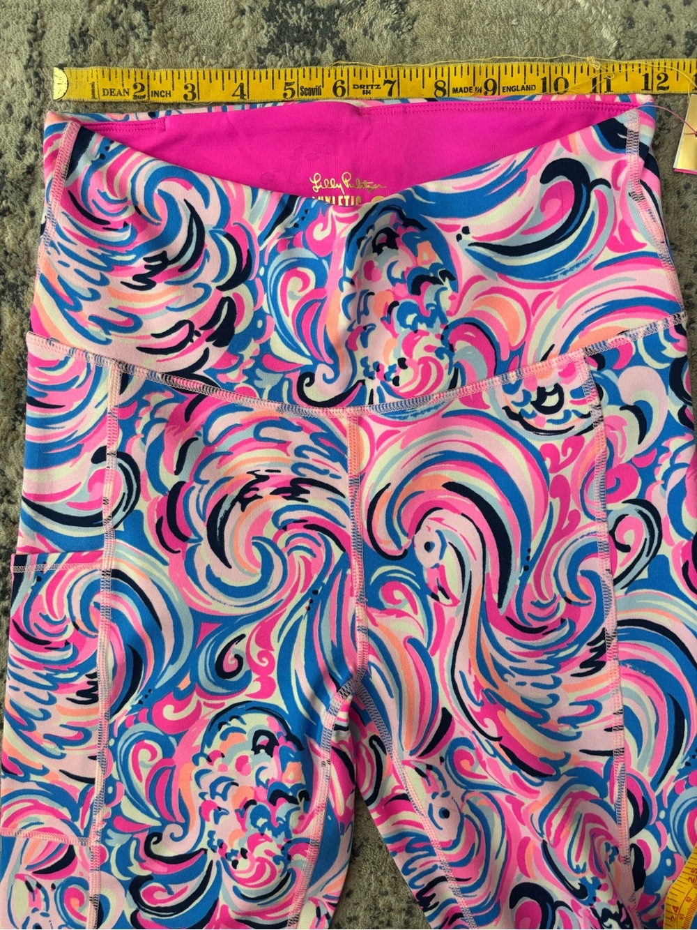 Lilly Pulitzer Luxletic set - Picture 8 of 8